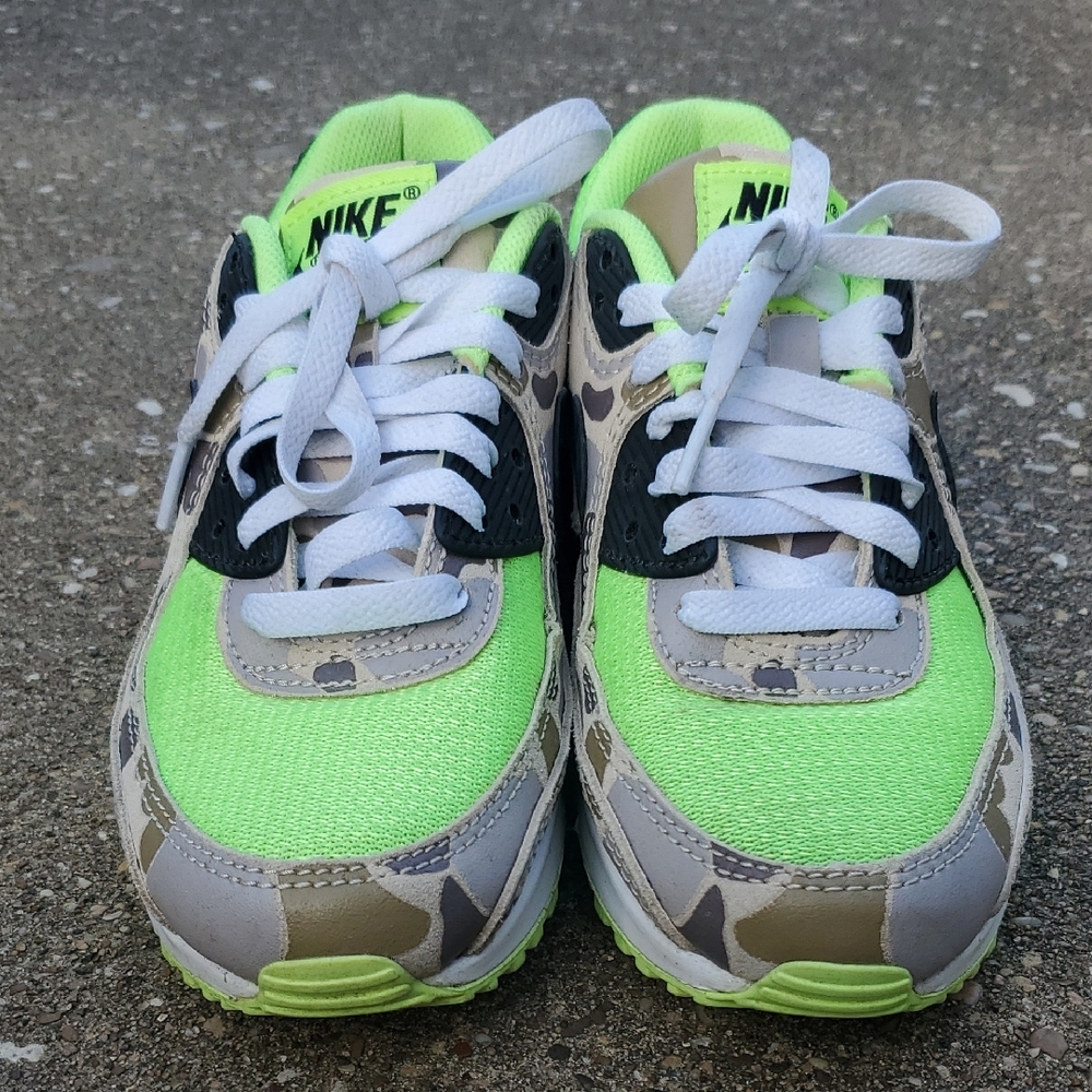 Nike Air Max 90 Volt Green Duck Camo Youth 4 Classic Sneakers CW4039-300 - Picture 3 of 8